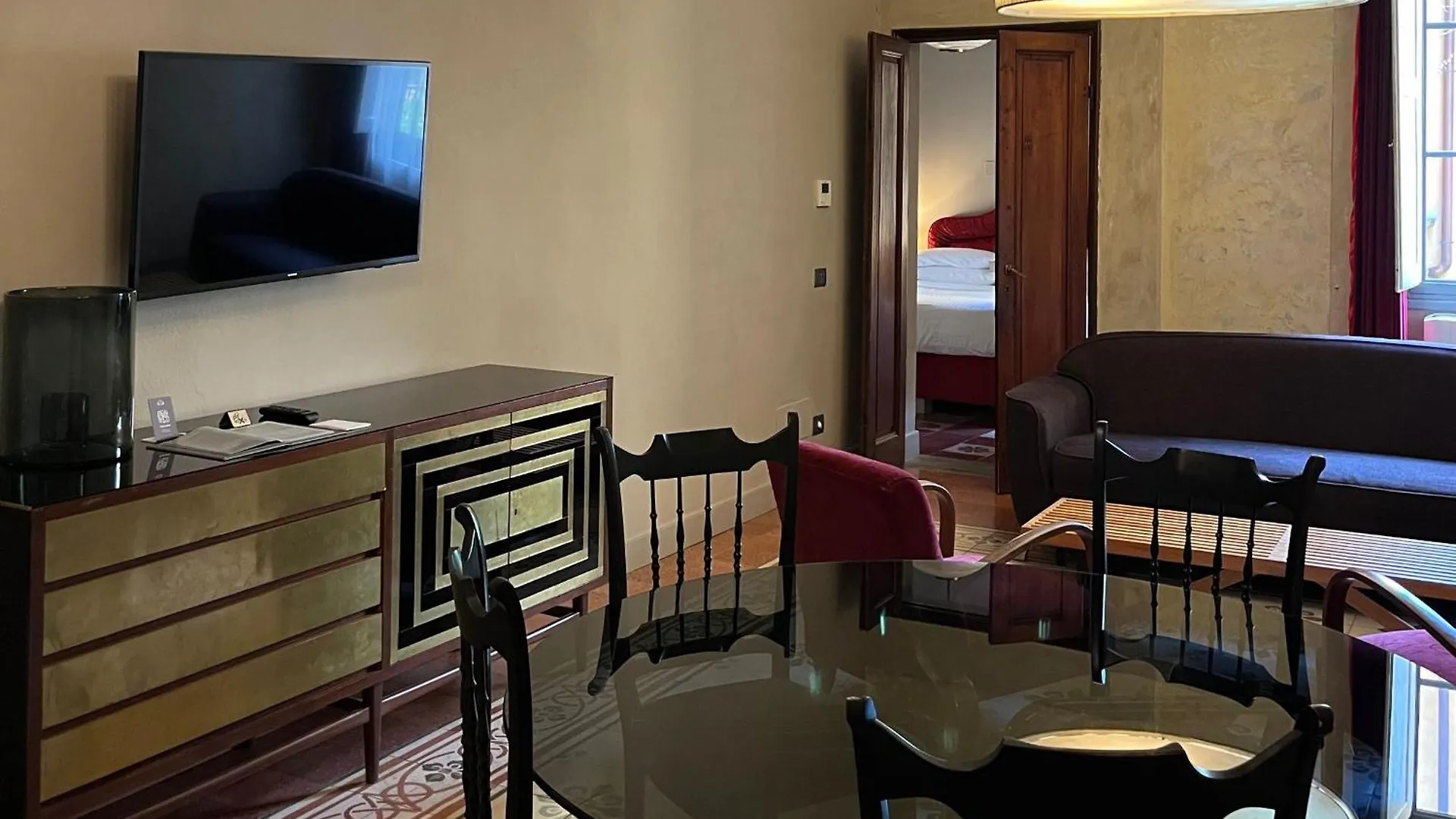 Numa Florence Palazzo San Niccolo Apartahotel