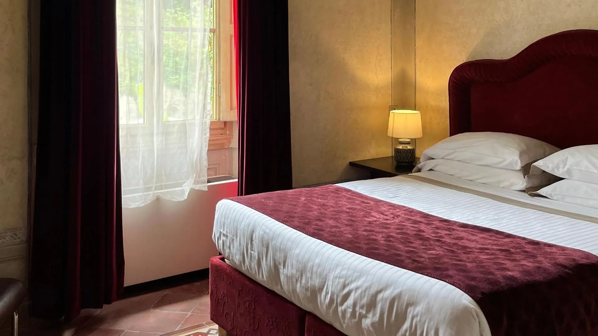 **** Aparthotel Numa Florence Palazzo San Niccolo Itálie