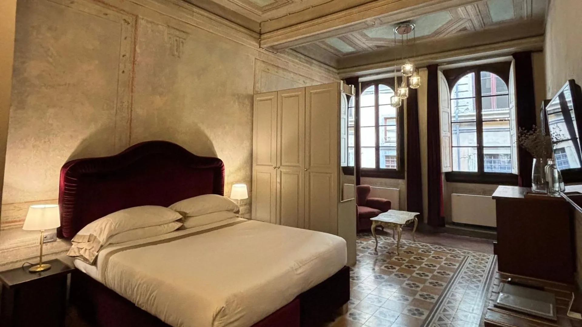 **** Aparthotel Numa Florence Palazzo San Niccolo Italy